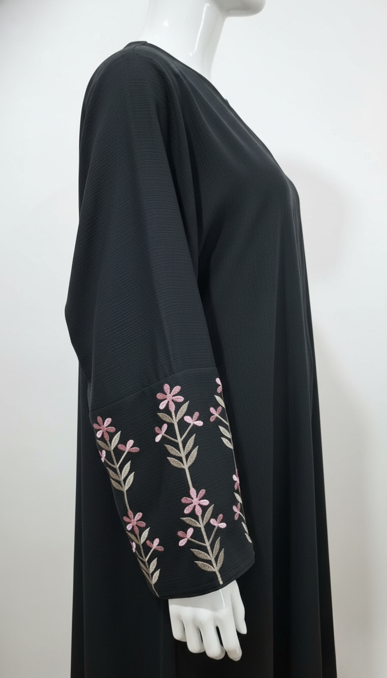 Noor Black Elegance – Embroidered Sleeves