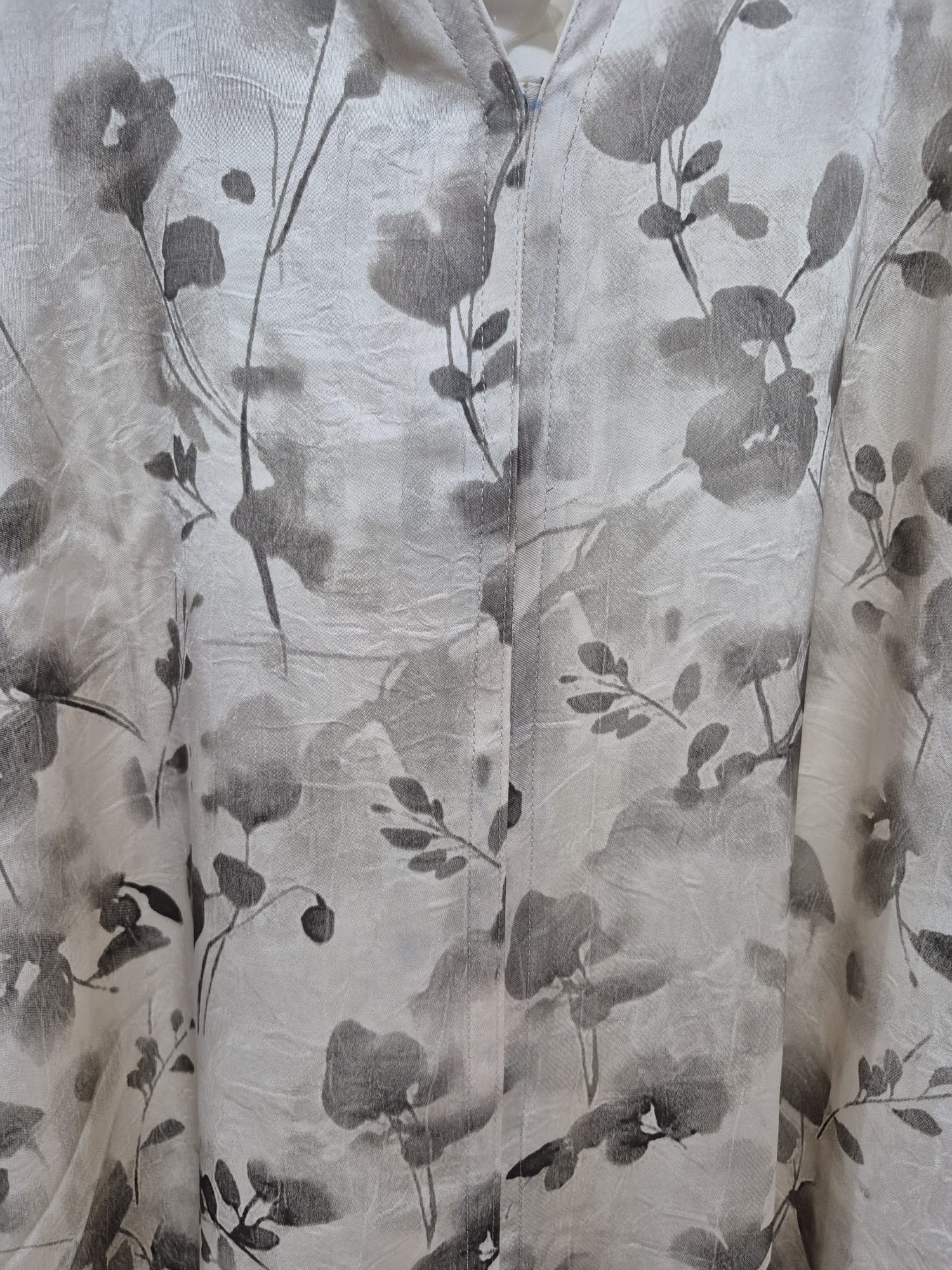 Petal Flow Self-Print Abaya