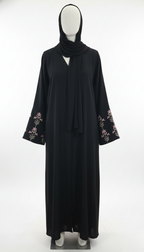 Noor Black Elegance – Embroidered Sleeves
